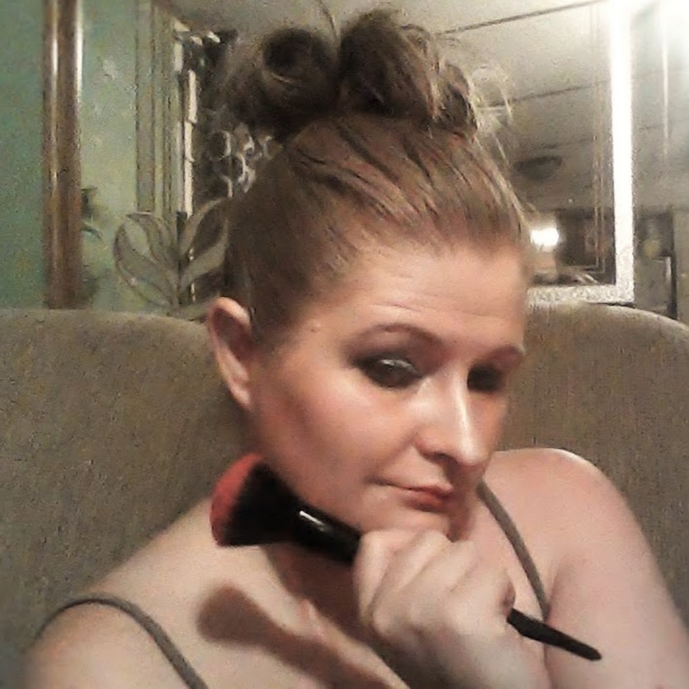 Meet your Posher, Elena